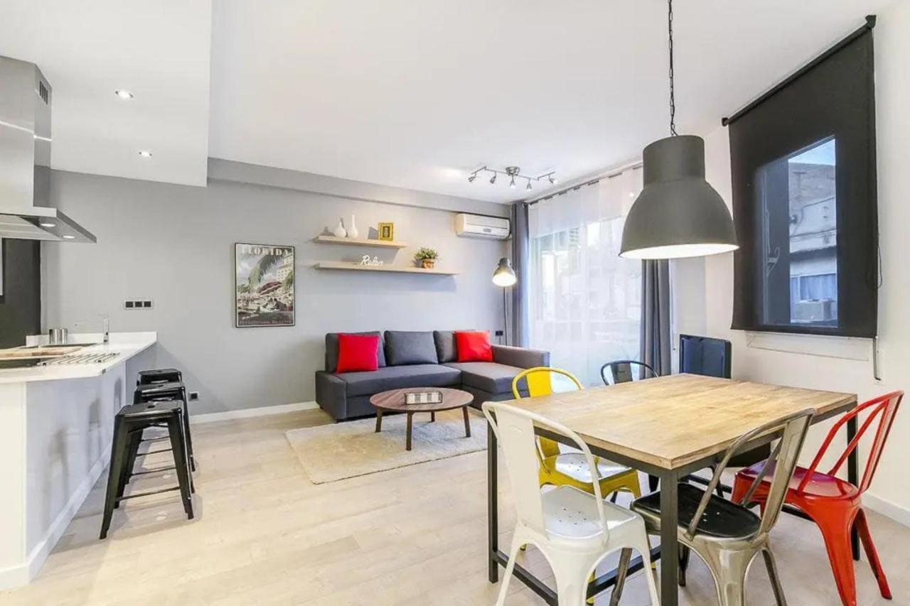 51Sam1021 - Modern Apartment Near Montjuic Barcelona Luaran gambar