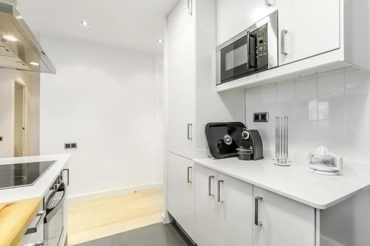 51Sam1021 - Modern Apartment Near Montjuic Barcelona Luaran gambar